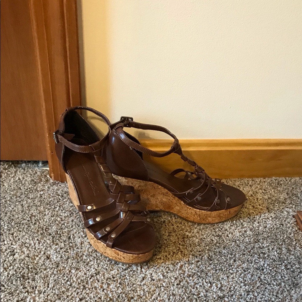 American Eagle Outfitter wedge sandals 🦅